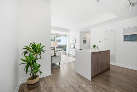 Photo 10 at 805 - 4800 Highway 7, East Woodbridge, Vaughan