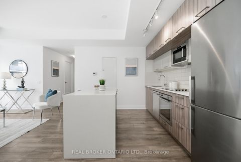 Photo 11 at 805 - 4800 Highway 7, East Woodbridge, Vaughan