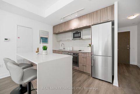 Photo 12 at 805 - 4800 Highway 7, East Woodbridge, Vaughan