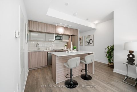 Photo 14 at 805 - 4800 Highway 7, East Woodbridge, Vaughan