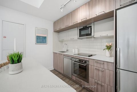 Photo 16 at 805 - 4800 Highway 7, East Woodbridge, Vaughan