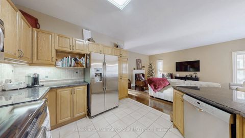 Photo 10 at 1035 Northern Prospect Crescent, Wyndham, Newmarket