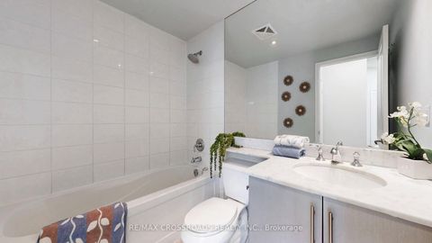 Photo 19 at 927 - 628 Fleet Street, Niagara, Toronto