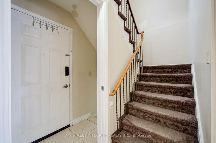 Photo 13 at 107 Autumn Glen Circle, Clairville, Toronto