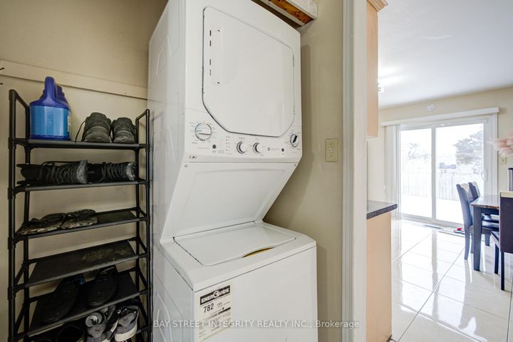 Photo 14 at 107 Autumn Glen Circle, Clairville, Toronto