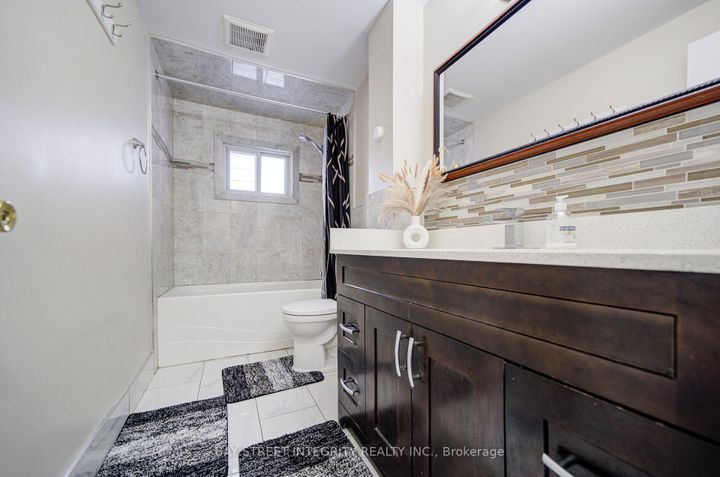 Photo 19 at 107 Autumn Glen Circle, Clairville, Toronto