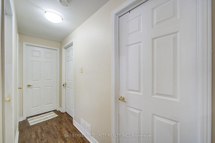 Photo 21 at 107 Autumn Glen Circle, Clairville, Toronto