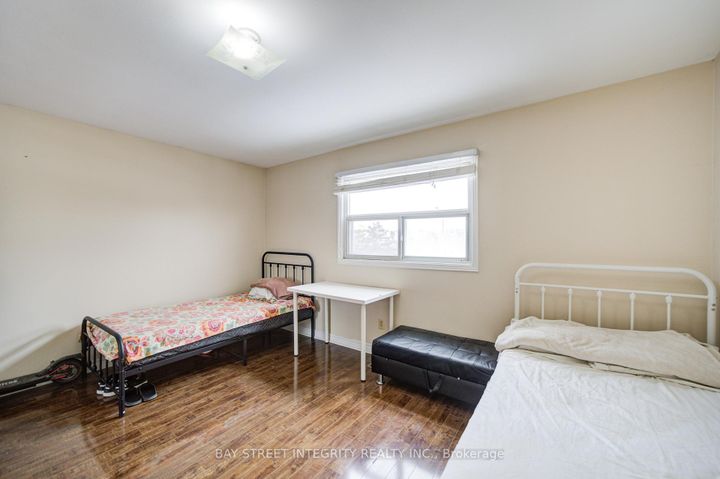 Photo 24 at 107 Autumn Glen Circle, Clairville, Toronto