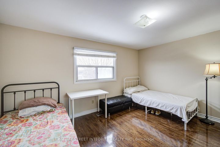 Photo 25 at 107 Autumn Glen Circle, Clairville, Toronto