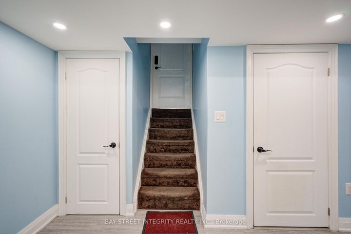 Photo 28 at 107 Autumn Glen Circle, Clairville, Toronto