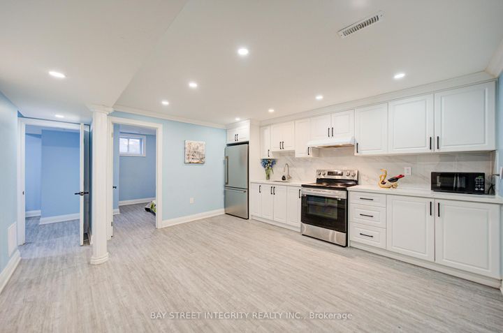 Photo 29 at 107 Autumn Glen Circle, Clairville, Toronto