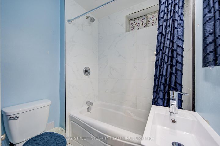 Photo 37 at 107 Autumn Glen Circle, Clairville, Toronto