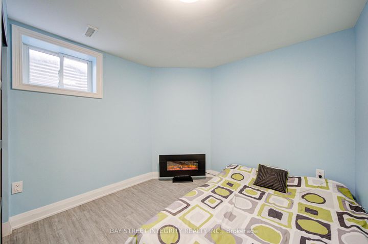 Photo 40 at 107 Autumn Glen Circle, Clairville, Toronto