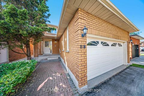 Photo 4 at 47 Velvet Crescent, East Woodbridge, Vaughan