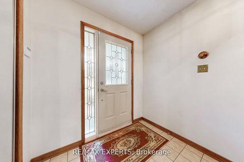 Photo 6 at 47 Velvet Crescent, East Woodbridge, Vaughan