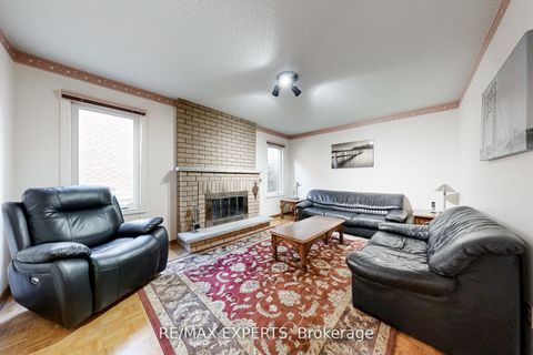 Photo 10 at 47 Velvet Crescent, East Woodbridge, Vaughan