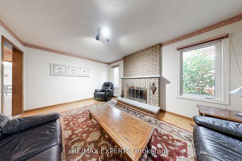 Photo 11 at 47 Velvet Crescent, East Woodbridge, Vaughan