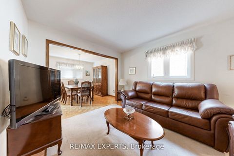 Photo 13 at 47 Velvet Crescent, East Woodbridge, Vaughan