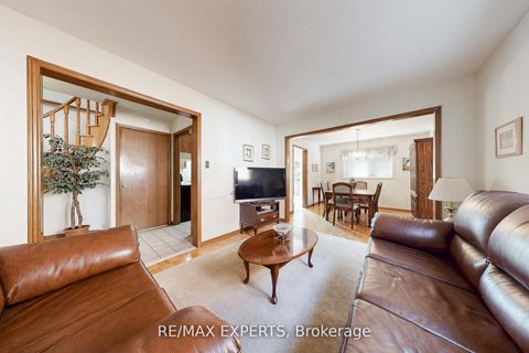 Photo 14 at 47 Velvet Crescent, East Woodbridge, Vaughan