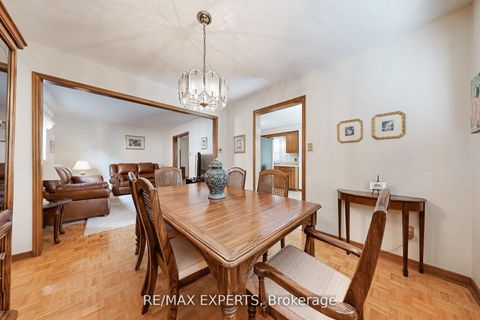 Photo 18 at 47 Velvet Crescent, East Woodbridge, Vaughan