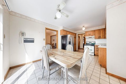 Photo 21 at 47 Velvet Crescent, East Woodbridge, Vaughan