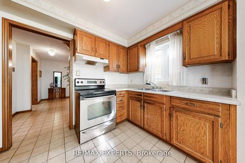 Photo 22 at 47 Velvet Crescent, East Woodbridge, Vaughan