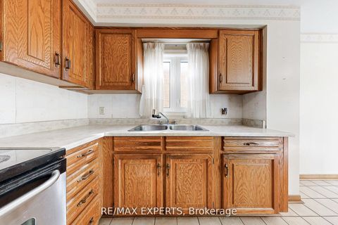 Photo 23 at 47 Velvet Crescent, East Woodbridge, Vaughan