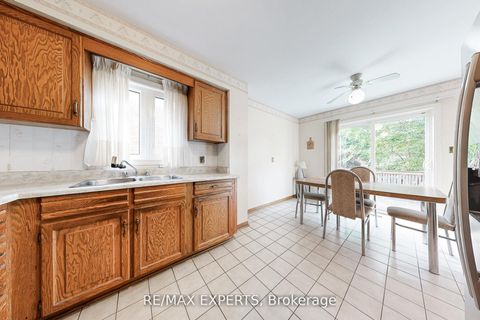 Photo 24 at 47 Velvet Crescent, East Woodbridge, Vaughan