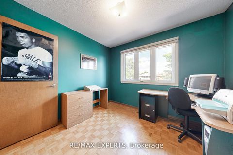 Photo 28 at 47 Velvet Crescent, East Woodbridge, Vaughan