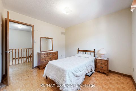 Photo 34 at 47 Velvet Crescent, East Woodbridge, Vaughan