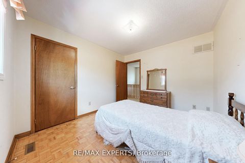 Photo 35 at 47 Velvet Crescent, East Woodbridge, Vaughan