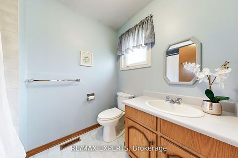 Photo 40 at 47 Velvet Crescent, East Woodbridge, Vaughan