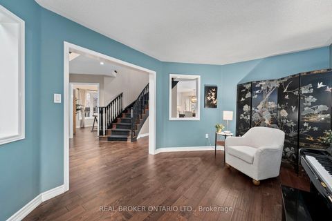 Photo 14 at 7 Mahogany Court, Aurora Highlands, Aurora