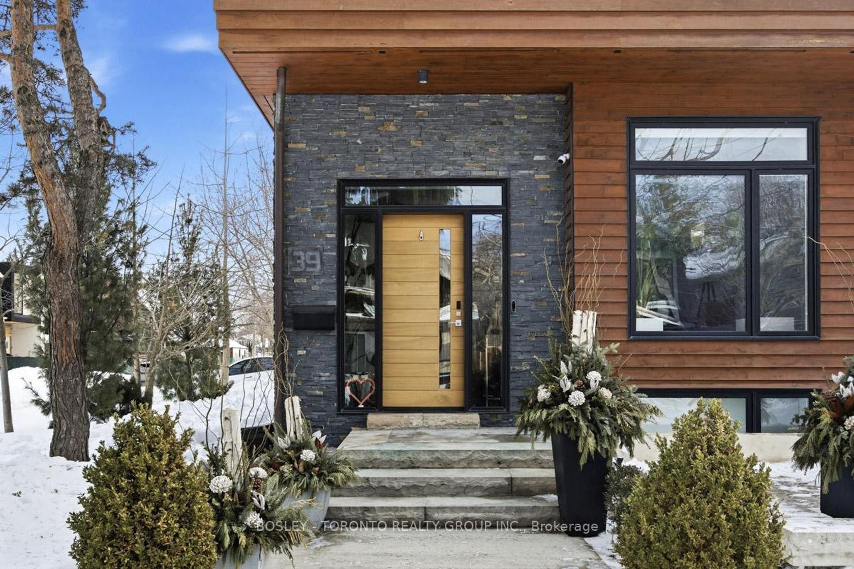 39 Red Deer Avenue, Cliffside, Toronto 