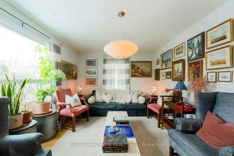 Photo 2 at 6 Warvet Crescent, Parkview, Toronto