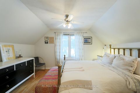 Photo 11 at 6 Warvet Crescent, Parkview, Toronto