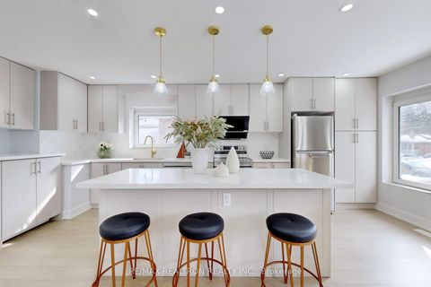 Photo 7 at 53 Fairglen Avenue, L'Amoreaux, Toronto