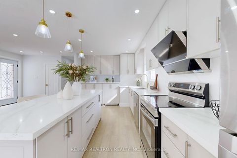 Photo 9 at 53 Fairglen Avenue, L'Amoreaux, Toronto