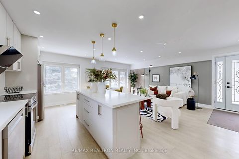 Photo 10 at 53 Fairglen Avenue, L'Amoreaux, Toronto