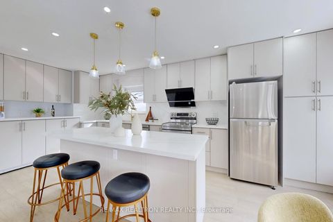 Photo 11 at 53 Fairglen Avenue, L'Amoreaux, Toronto