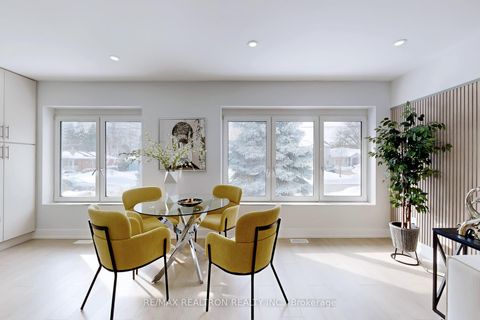 Photo 15 at 53 Fairglen Avenue, L'Amoreaux, Toronto