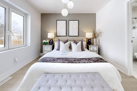 Photo 18 at 53 Fairglen Avenue, L'Amoreaux, Toronto