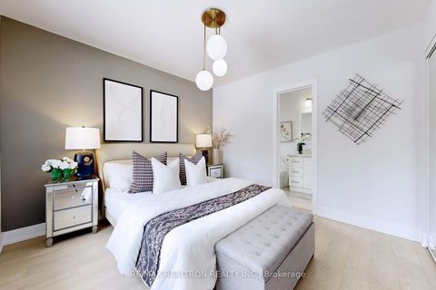 Photo 20 at 53 Fairglen Avenue, L'Amoreaux, Toronto