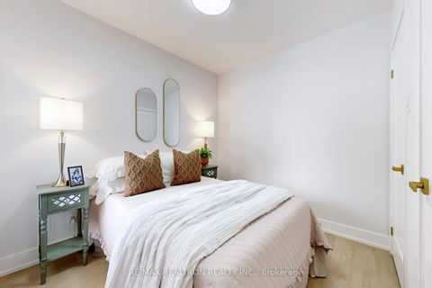 Photo 24 at 53 Fairglen Avenue, L'Amoreaux, Toronto