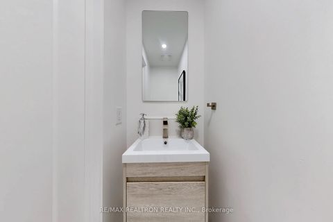 Photo 26 at 53 Fairglen Avenue, L'Amoreaux, Toronto