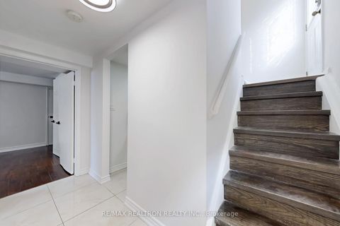 Photo 29 at 53 Fairglen Avenue, L'Amoreaux, Toronto
