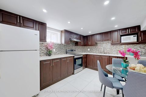 Photo 31 at 53 Fairglen Avenue, L'Amoreaux, Toronto