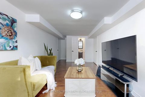 Photo 35 at 53 Fairglen Avenue, L'Amoreaux, Toronto