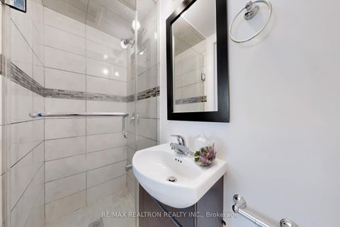 Photo 37 at 53 Fairglen Avenue, L'Amoreaux, Toronto