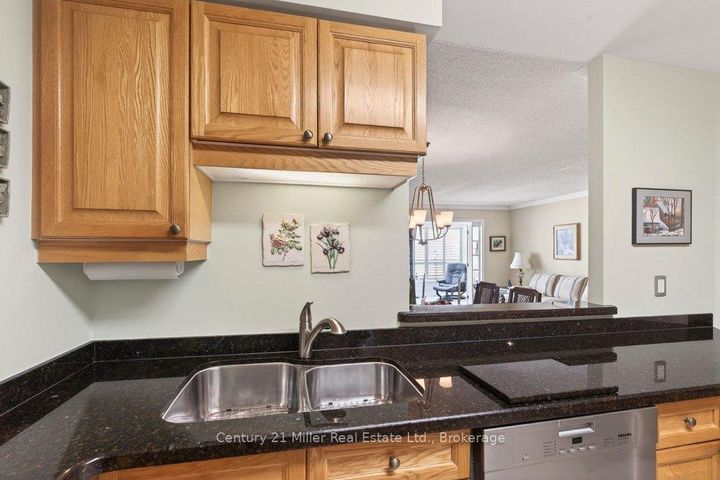 Photo 15 at 1605 - 1276 Maple Crossing Boulevard, Brant, Burlington